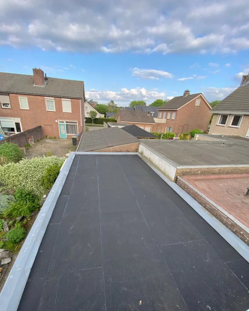 Plat dak dakdekker Gold Dakonderhoud BV